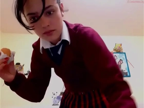 Hermosa colegiala colombiana nana