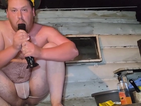 Офицер Русской Армии ебётся в задницу как последняя проститка! Офицер-пидорас долбит себя в рот и анал толстым членом! Частно видео из армейской бани! Позор Армии России!