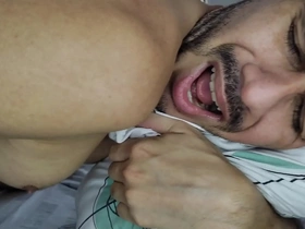 Chorei com o cacetão do carioca me arregaçando sem pena até leitar (completo no red)