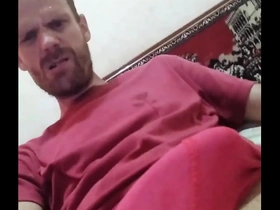 Põe pra fora do shorts e chupa