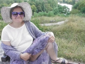 Hairy mature upskirt on the carriage