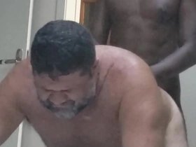 Tomando no cu gostoso do negão