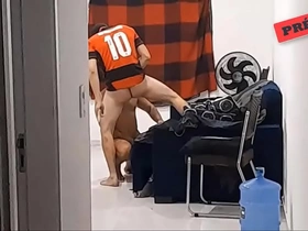 As aventuras do negão pauzudo contratado pra fuder