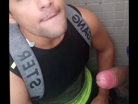 Tudo para passar de ano , chupei o profesor casado e gozei